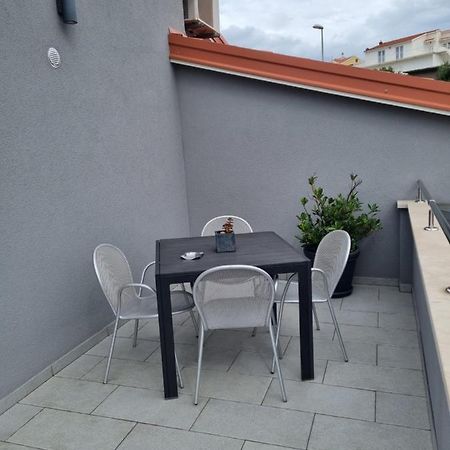 Apartments Jadran Primosten Bagian luar foto