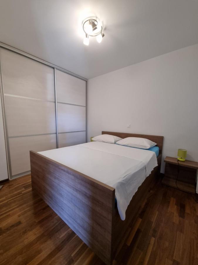 Apartments Jadran Primosten Bagian luar foto
