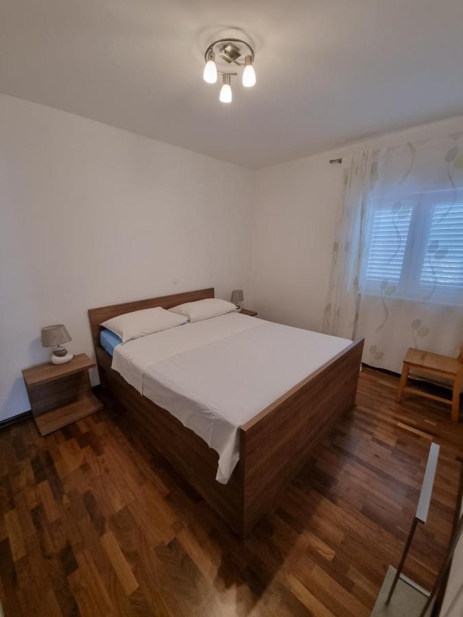 Apartments Jadran Primosten Bagian luar foto